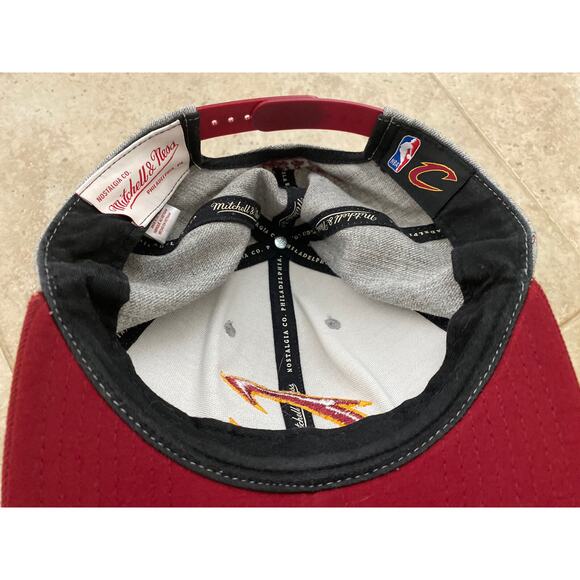 Cleveland Cavaliers Hat Mitchell & Ness NBA Mens Gray Script Snapback EUC Wool - Picture 7 of 7